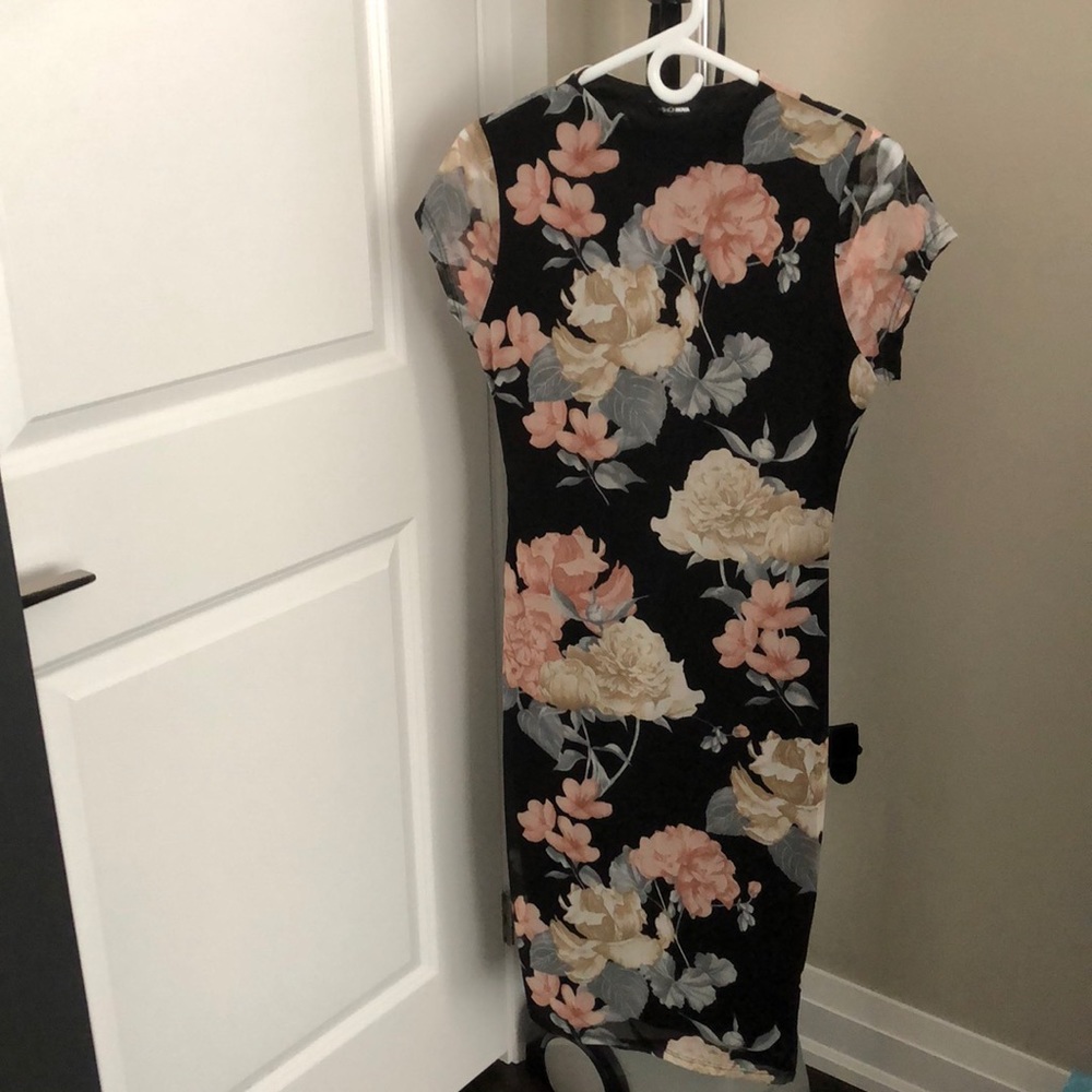 Short sleeve dress